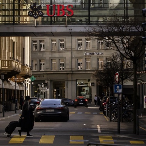 Credit Suisse: Εγγυήσεις ύψους 6 δισ. δολαρίων ζητά η UBS για μια πιθανή εξαγορά μετά την κατάρρευση της μετοχής - Η πορεία των διαπραγματεύσεων.  