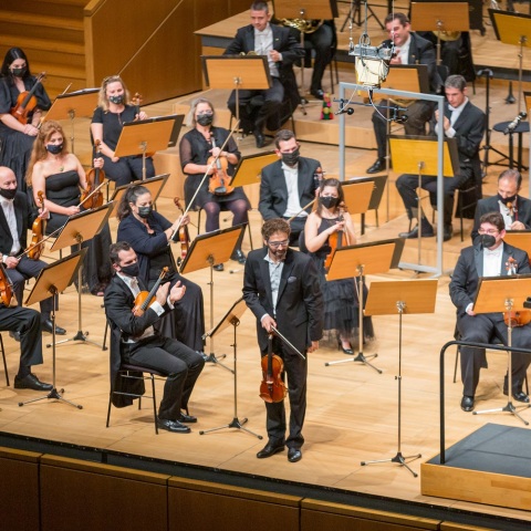 Ο εξάρχων της Κρατικής Ορχήστρας Θεσσαλονίκης, βιολονίστας, Αντώνης Σουσάμογλου μιλάει για το επερχόμενο ρεσιτάλ μαζί με τον Σταμάτη Βλαχοδημήτρη στις 23 Μαρτίου στο Μέγαρο Μουσικής Αθηνών.