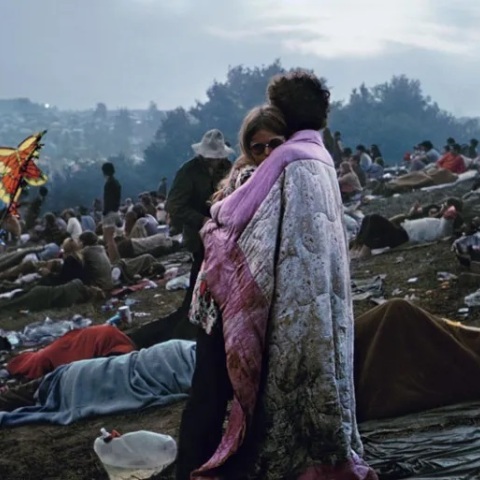 Πέθανε η Bobbi Ercoline, η Γυναίκα στο εξώφυλλο του LP «Woodstock»
