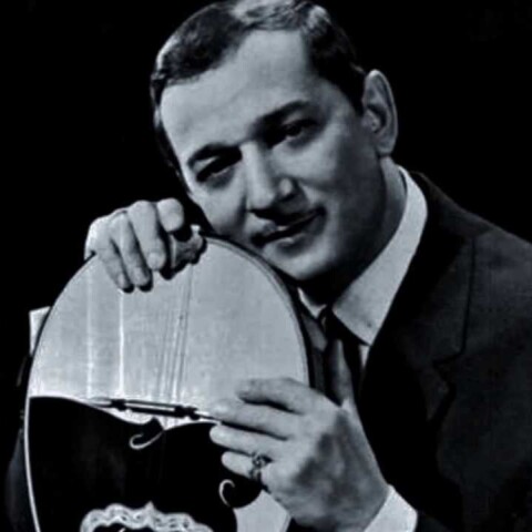 53 χρόνια χωρίς τον Μανώλη Χιώτη: Ο «αριστοκράτης ρεμπέτης» που έπαιξε στον Λευκό Οίκο