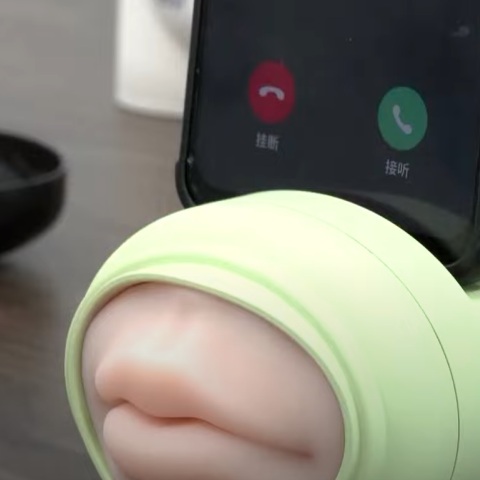 Κινεζική start-up εφηύρε συσκευή που μιμείται την εμπειρία του φιλιού - Πώς λειτουργεί το γκάτζετ MUA - Οι διαδικτυακές κριτικές.