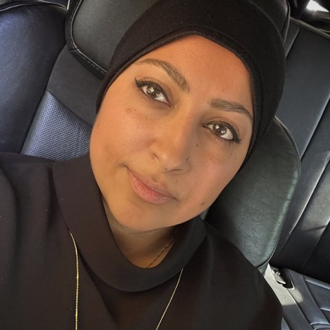 Η Maryam al-Khawaja, κόρη ακτιβιστή των ανθρωπίνων δικαιωμάτων που κρατείται στο Μπαχρέιν, ζητά να ανταλλάξει θέσεις με τον πατέρα της στη φυλακή.