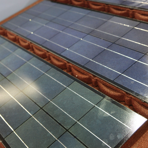 Φωτοβολταϊκά στα κεραμίδια