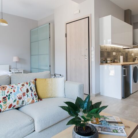 Οmnia Pagrati Apartments by kimon Erikat