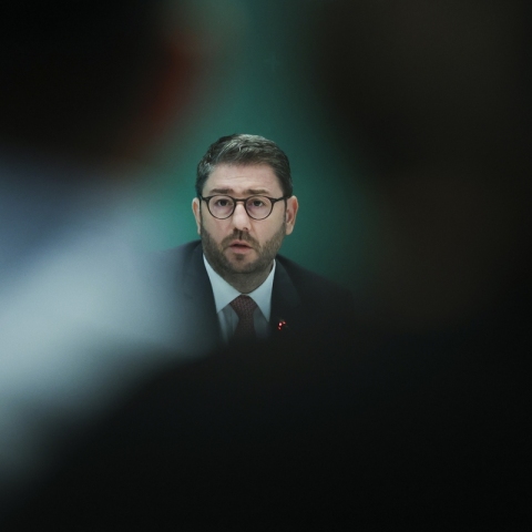 Το ΠΑΣΟΚ μιλάει καθαρά, η ΝΔ και ο ΣΥΡΙΖΑ κρύβονται