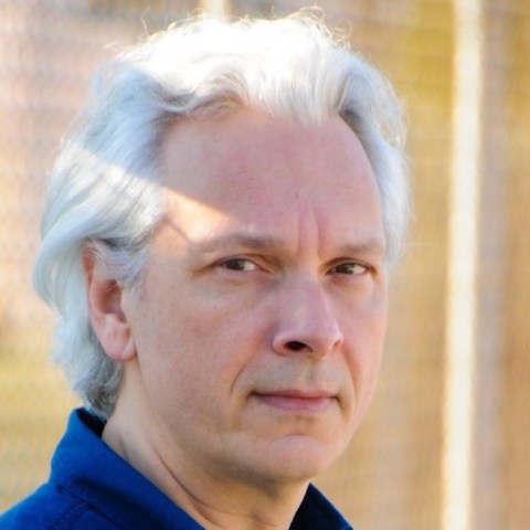 Ο συνθέτης Τάσος Ρωσόπουλος παρουσιάζει τις «Ματσαράγκες» και τους «Λαϊκούς Ιππότες»,μαζί με τραγούδια του Παναγιώτη Τούντα που ακούγονται για πρώτη φορά στο Μικρό Παλλάς, τη Δευτέρα 3 Απριλίου.