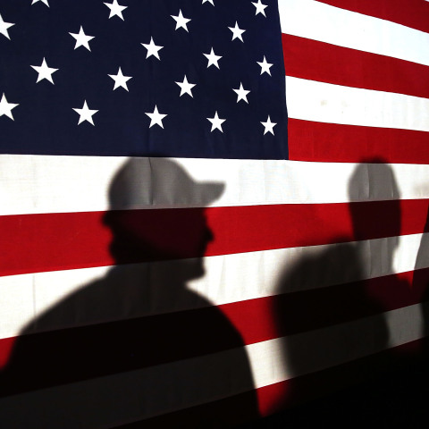 Οι μισοί Αμερικανοί θεωρούν τον εαυτό τους «μεσαία τάξη»