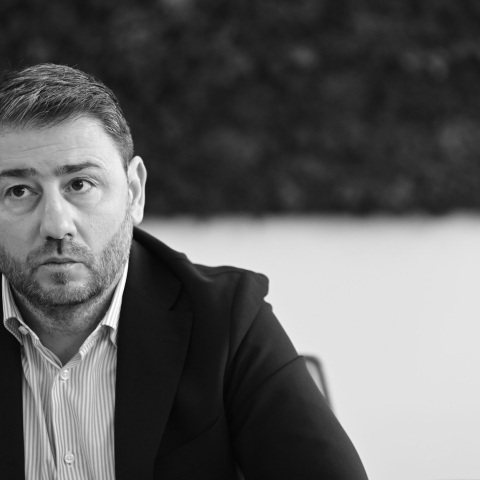 Ο Γιάννης Μεϊμάρογλου σχολιάζει την επίθεση του Θανάση Καρτερού εναντίον του Νίκου Ανδρουλάκη.