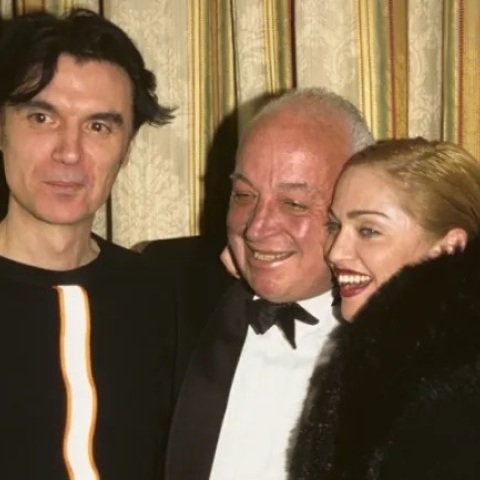 Πέθανε ο θρυλικός Seymour Stein, είχε υπογράψει Madonna, Talking Heads και έβαλε τον Γιάννη Πετρίδη στο R&RHOF