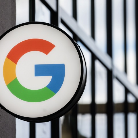 Βρετανία: Εργαζόμενοι στα γραφεία της Google στο Λονδίνο πραγματοποίησαν στάση εργασίας διαμαρτυρόμενοι για τις απολύσεις.