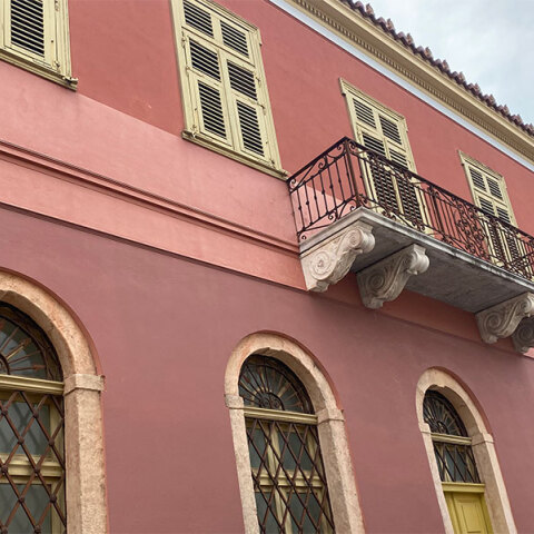 «Ζωντανεύουν» ιστορικά κτίρια της Πλάκας