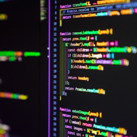 Η Ευρώπη εξετάζει το ενδεχόμενο να εφοδιαστεί με μια «κυβερνοασπίδα» για την προστασία των κρατών - μελών, σύμφωνα με τον επίτροπο της ΕΕ, Τιερί Μπρετόν.