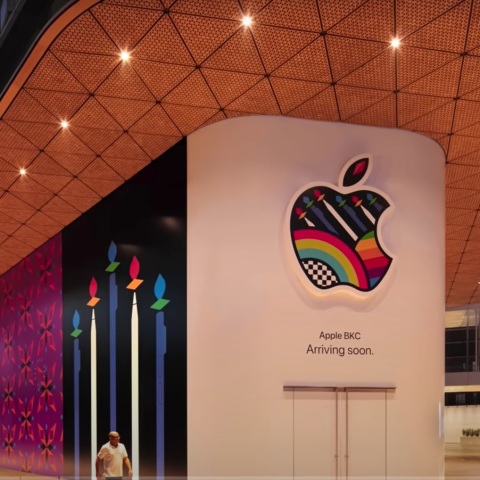 Ινδία: Η Apple λέει «Hello Mumbai», καθώς ετοιμάζεται να ανοίξει το πρώτο της φυσικό κατάστημα λιανικής στη χώρα - Έχει μερίδιο μόλις 3% στην αγορά smartphone.