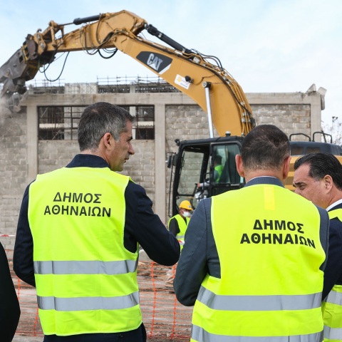 Ιστορική ημέρα για τον Παναθηναϊκό - Οι μπουλντόζες έκαναν την εμφάνισή τους και καθάρισαν τον χώρο όπου θα χτιστούν οι γηπεδικές εγκαταστάσεις στον Βοτανικό.
