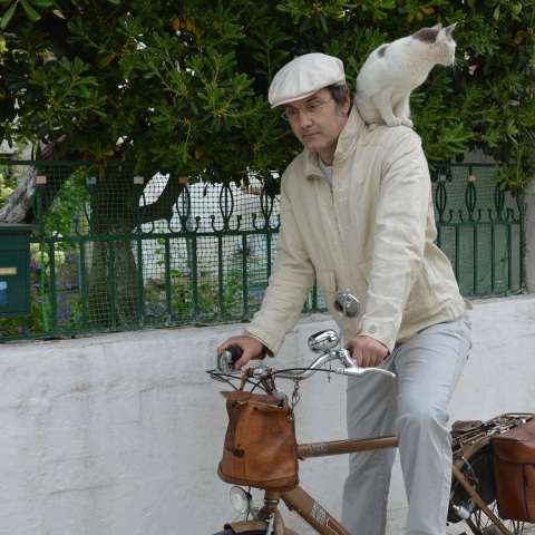 Ο συγγραφέας παραμυθιών Στέλιος Πελασγός μιλάει για το νέο του βιβλίο «Νασρεντίν Χότζας, Το Γέλιο της Μικρασίας», που κυκλοφορεί από τις εκδόσεις Πρώτη Ύλη.