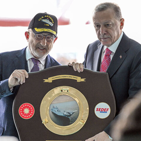 Παρουσία του Ερντογάν η τελετή παράδοσης του πολεμικού πλοίου TCG Anadolu