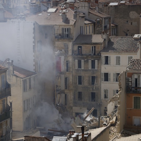 Γαλλία - κατάρρευση πολυκατοικίας: Τέταρτος νεκρός βρέθηκε στα συντρίμμια της Μασσαλίας - Συνεχίζονται οι προσπάθειες διάσωσης.