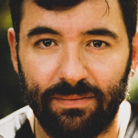 Ο σκηνοθέτης Γρηγόρης Χατζάκης καταπιάνεται με την "Αλίκη" του Λιούις Κάρολ στο Bios