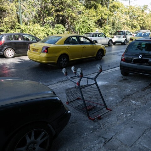 Ο Μάνος Βουλαρίνος γράφει για τη νομιμότητα στην Ελλάδα και την καταπάτηση των νόμων.