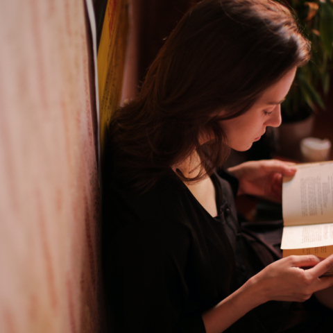 6 ποιητικές συλλογές που αξίζει να διαβάσεις