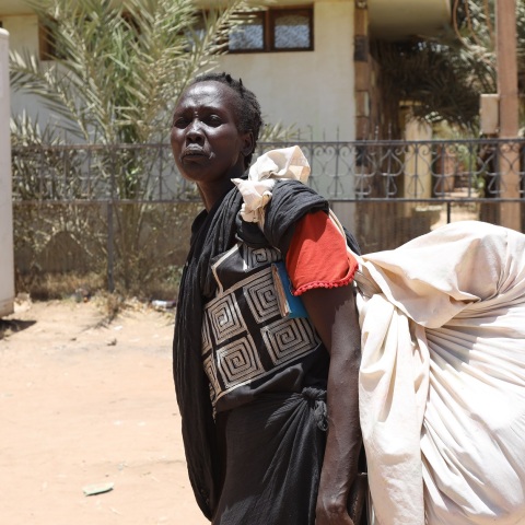 Σουδάν: Οι Δυνάμεις Ταχείας Υποστήριξης συμφώνησαν σε 24ωρη εκεχειρία - Αναμένεται η αντίδραση του στρατού - Πέμπτη ημέρα συγκρούσεων.