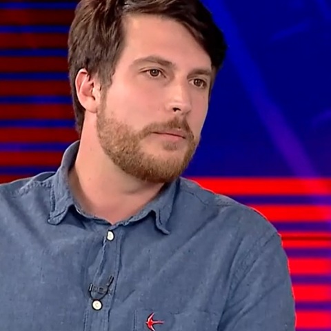 Έρικ Μιλτιάδης Έντμαν: «Υπάρχει πιθανότητα να κλείσουν οι τράπεζες από τις πολιτικές μας», λέει ο εκπρόσωπος Τύπου του ΜέΡΑ25.