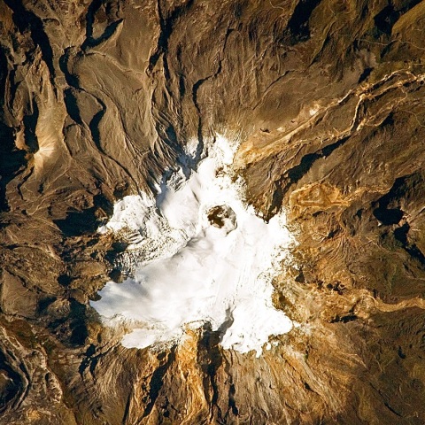 Κολομβία: Το ηφαίστειο Νεβάδο ντελ Ρουίς βρυχάται, ο κίνδυνος έκρηξης αυξάνεται - Ξεπερνά τους 700 βαθμούς Κελσίου η θερμοκρασία στο εσωτερικό του κρατήρα.