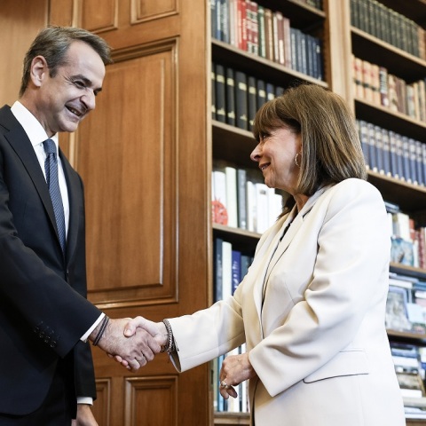 Κυριάκος Μητσοτάκης: Ο πρωθυπουργός εισηγήθηκε στην Πρόεδρο της Δημοκρατίας διάλυση της Βουλής και την προκήρυξη εθνικών εκλογών στις 21 Μαΐου.