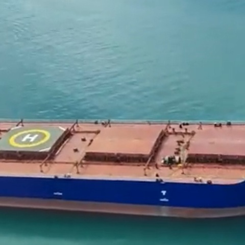 Πρώτο Θέμα: Ανακοίνωση για την υπόθεση κατάσχεσης πλοίου του εφοπλιστή Παναγιώτη Λασκαρίδη από τις ιταλικές αρχές, μετά τον εντοπισμό 850 κιλών κοκαΐνης. 