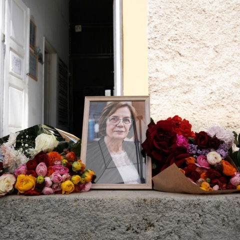 Μυρσίνη Ζορμπά: Ο αποχαιρετισμός του Ευάγγελου Βενιζέλου στην πρώην υπουργό Πολιτισμού - Τελέστηκε στο Πάρκο Ελευθερίας η πολιτική της κηδεία.