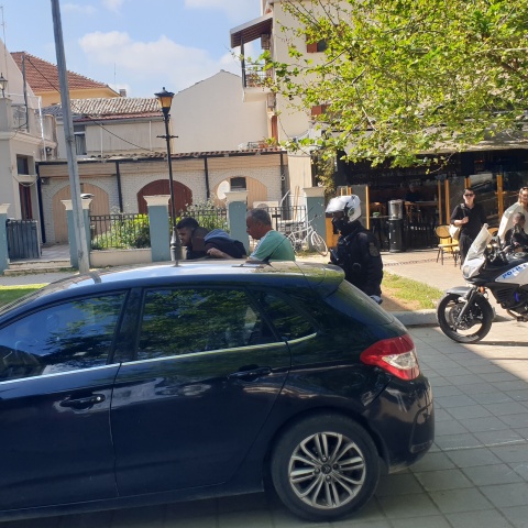 Ο δράστης οδηγείται στον ανακριτή 