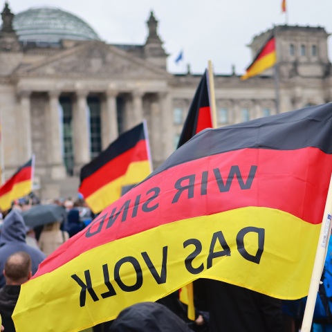 Γερμανία: Η υπηρεσία αντικατασκοπείας χαρακτήρισε την νεολαία του ακροδεξιού κόμματος Εναλλακτική για τη Γερμανία «εξτρεμιστική οντότητα» που απειλεί τη δημοκρατία.