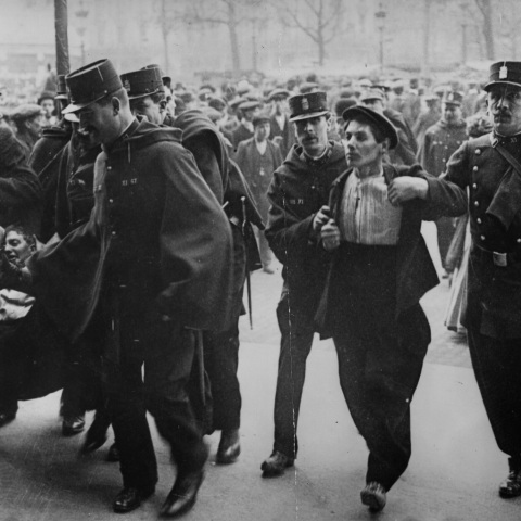 Εργατική Πρωτομαγιά - 1 Μαΐου: Τα ιστορικά γεγονότα, η δράση των εργατικών κινημάτων και η προέλευση της αργίας.