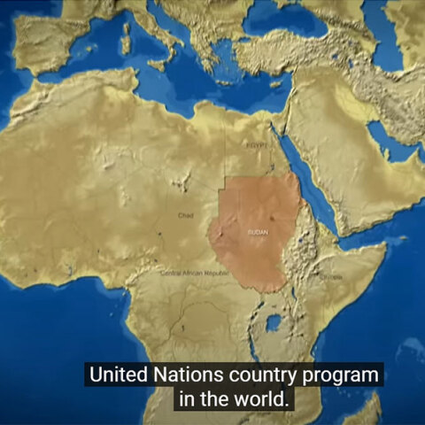 Αφρική: Η συγγραφέας Λένα Διβάνη κυκλοφορεί στην πόλη, φωτογραφίζει ό,τι της κάνει κλικ και γράφει μερικές σκέψεις