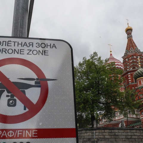 Ρωσία-Ουκρανία: Η γαλλίδα ΥΠΕΞ χαρακτηρίζει «περίεργη» την υπόθεση με τα ουκρανικά drones που η Μόσχα λέει πως κατέρριψε και πως είχαν στόχο τον Πούτιν.