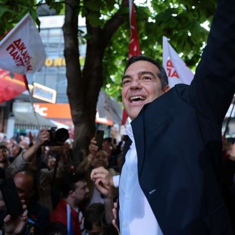 H λέξη «αλλαγή» στον προεκλογικό λόγο του ΣΥΡΙΖΑ, οι πολιτικές αναφορές στον ιδρυτή του ΠΑΣΟΚ, Ανδρέα Παπανδρέου, και η στάση του Αλέξη Τσίπρα.