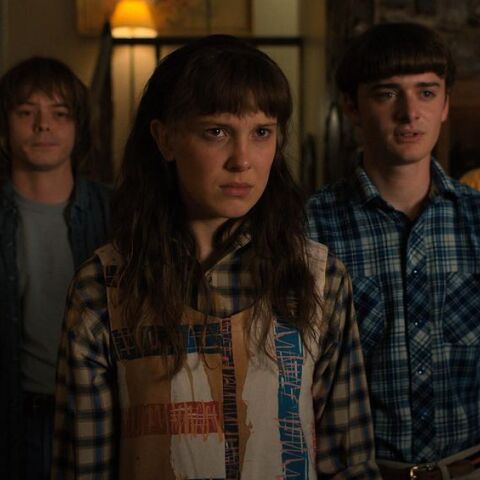 Καθυστερούν τα γυρίσματα της σειράς «Stranger Things» λόγω της απεργίας του Σωματείου Σεναριογράφων Αμερικής - Σε αναστολή πολλές παραγωγές. 