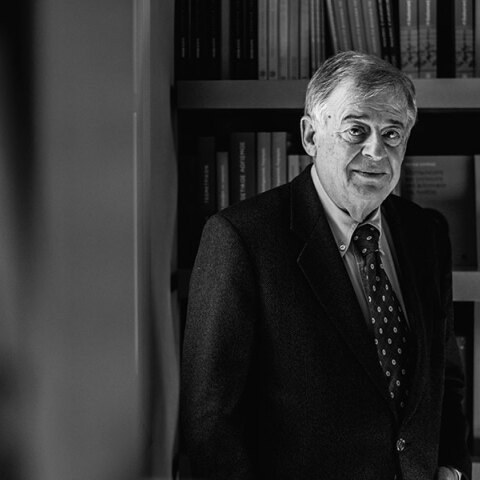 Ο Ομότιμος Καθηγητής της Φιλοσοφίας του Δικαίου και Ακαδημαϊκός, Παύλος Σούρλας