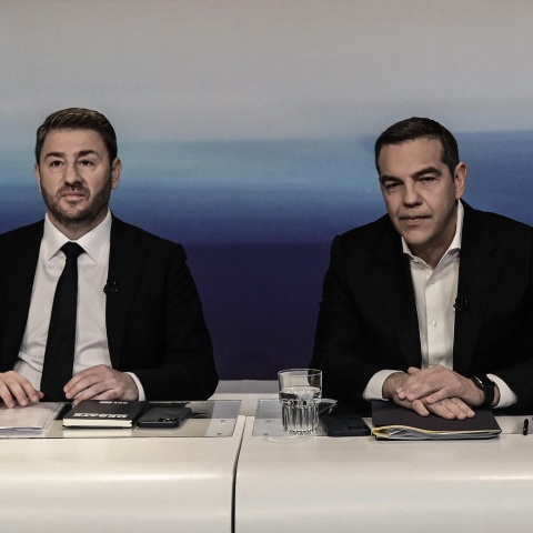 Εθνικές Εκλογές 2023: Η στρατηγική απορρόφησης του ΠΑΣΟΚ από τον ΣΥΡΙΖΑ, τα σενάρια συνεργασίας και η αλλαγή εκλογικού νόμου.