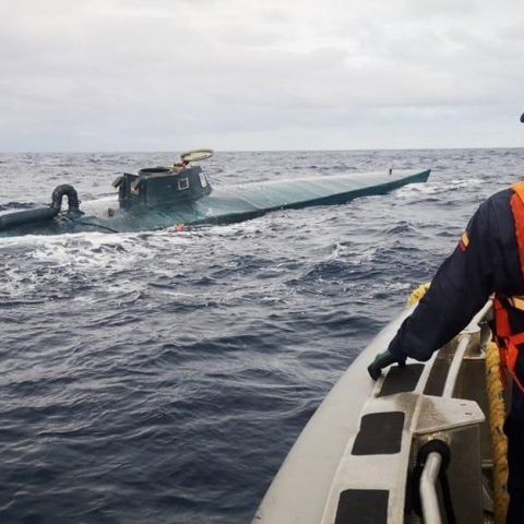 Κολομβία: Το Πολεμικό Ναυτικό ανακοινώνει την κατάσχεση του μεγαλύτερου αυτοσχέδιου υποβρυχίου με ναρκωτικά που έχει εντοπιστεί ποτέ στη χώρα.