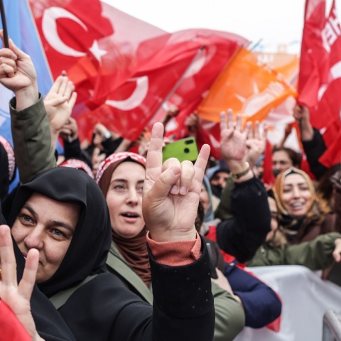 Ευρωπαϊκή Ένωση - εκλογές στην Τουρκία: Οι Βρυξέλλες παρακολουθούν στενά, αλλά και από απόσταση - Κάλεσμα για «διαφανή και χωρίς αποκλεισμούς» διαδικασία.