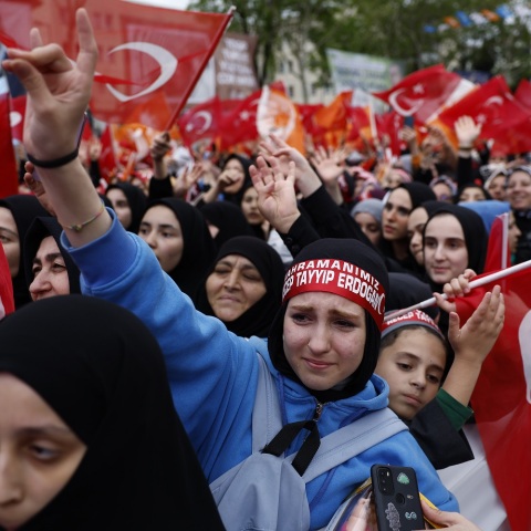 Εκλογές στην Τουρκία: Ο Κωνσταντίνος Φίλης εξηγεί γιατί είναι κρίσιμες οι εκλογές στην Τουρκία και τι σημαίνει για την Ελλάδα το αποτέλεσμα που θα προκύψει από την κάλπη