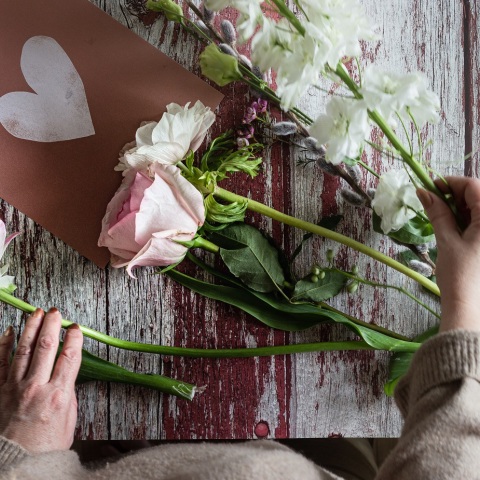 Γιορτή της Μητέρας: Πώς τιμάται η Παγκόσμια Ημέρα στους δήμους της Αττικής - Αναλυτικό πρόγραμμα με εκδηλώσεις, μπαζάρ, ημερίδες και ομιλίες.