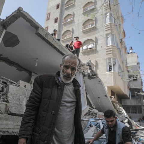 Μεσανατολικό: Σε ισχύ εκεχειρία ανάμεσα στο Ισραήλ και τους Παλαιστίνιους στη Λωρίδα της Γάζας έπειτα από 5 ημέρες πολέμου με 35 νεκρούς.