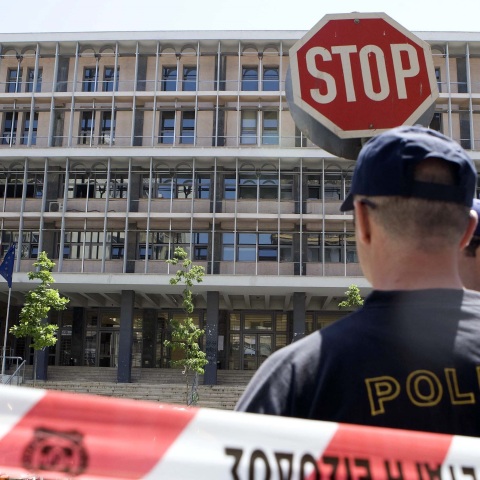 Θεσσαλονίκη: Κάθειρξη 12 ετών σε 40χρονο που έριχνε σε λήθαργο τα ανήλικα παιδιά της συντρόφου του και τα βίαζε - Πέρασαν τρία χρόνια για να αποκαλυφθεί η υπόθεση.