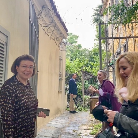 κωστης_καπελωνης__λινα_μενδωνη__μαριαννα_καλμπαρη