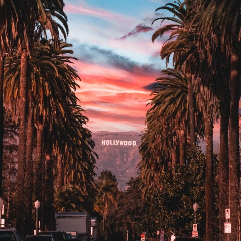 Η απεργία της Ένωσης Σεναριογράφων φέρεται να κοστίζει 30 εκατ. δολάρια ημερησίως στην οικονομία της Καλιφόρνια - Αντιμέτωπα με διακοπή παραγωγών τα στούντιο.