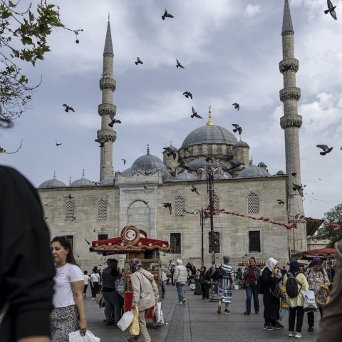 Εκλογές στην Τουρκία: Η αντιπολίτευση επιχειρεί να κινητοποιήσει και πάλι τους ψηφοφόρους - Τα δεδομένα στα στρατόπεδα Ερντογάν - Κιλιτσντάρογλου.