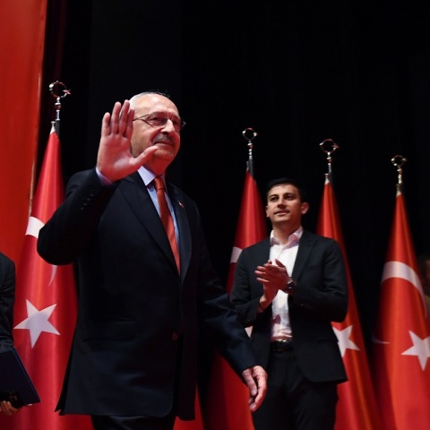 Εκλογές στην Τουρκία: Ο Κεμάλ Κιλιτσντάρογλου ανεβάζει τους τόνους σε προσφυγικό και τρομοκρατία - Απευθύνεται στους υπερθνικιστές ψηφοφόρους του Σινάν Ογάν.