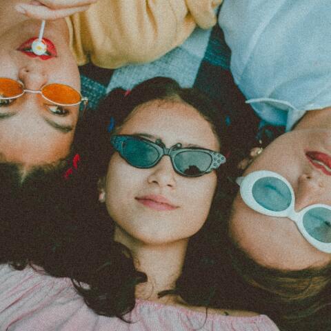 Δεν είμαστε πραγματικά ξένοι